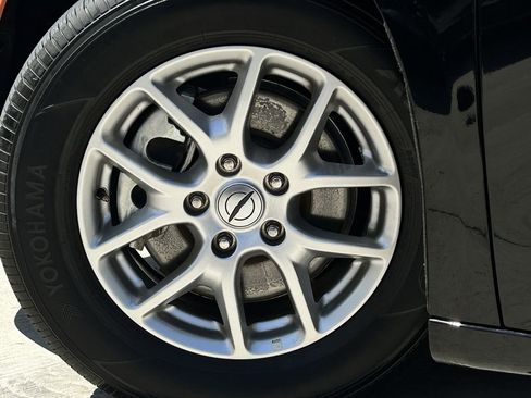 Used 2024 Chrysler Pacifica Touring-L FWD image 10