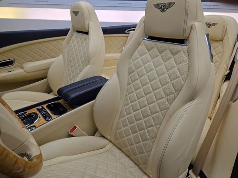Used 2016 Bentley Continental GT image 25