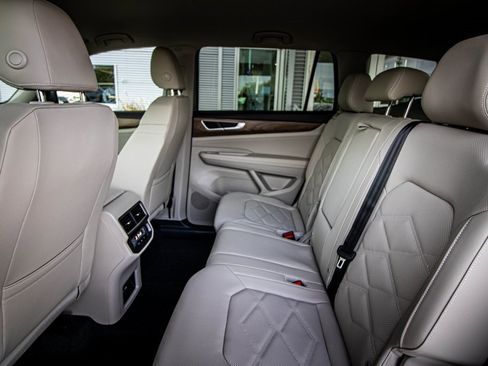 New 2026 Volkswagen Atlas SE image 45