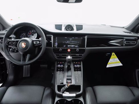 Certified 2026 Porsche Macan S AWD/4WD image 13