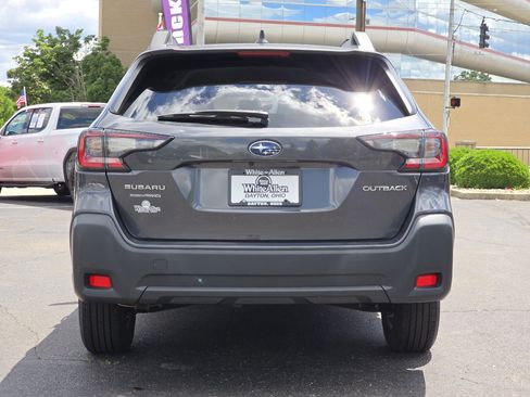 Used 2023 Subaru Outback Premium AWD/4WD image 19