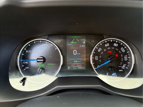 Used 2021 Toyota RAV4 XLE Premium AWD/4WD image 23
