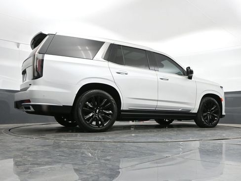 Used 2023 Cadillac Escalade Premium Luxury w/ Performance Package AWD/4WD image 43