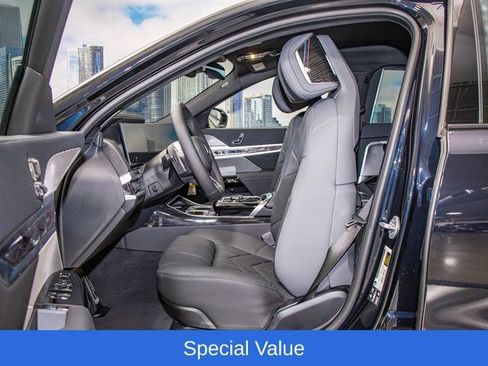 Used 2025 BMW 760i xDrive w/ Premium Package AWD/4WD image 20