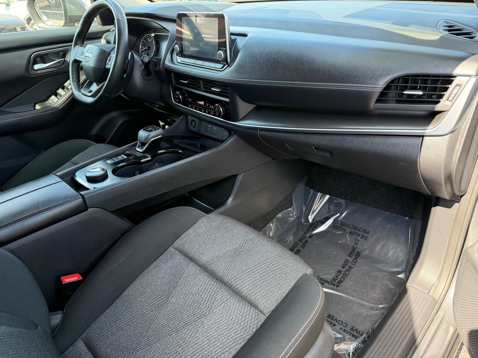 Used 2025 Nissan Rogue SV AWD/4WD image 30