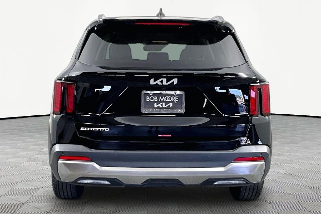 Certified 2026 Kia Sorento S w/ S Panoramic Sunroof Package FWD image 5
