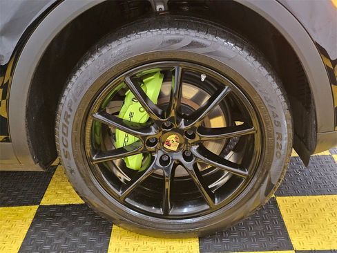 Used 2019 Porsche Cayenne Base image 9