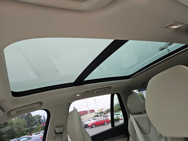 Certified 2025 Volvo XC90 T8 Plus w/ Protection Package Premier AWD/4WD image 24