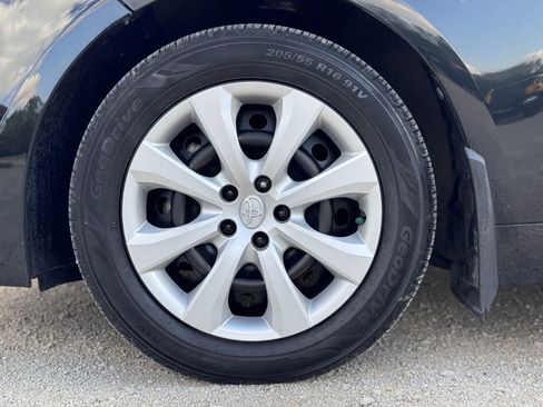 Used 2021 Toyota Corolla LE FWD image 12