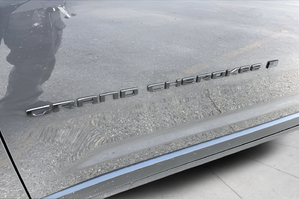 New 2026 Jeep Grand Cherokee Altitude AWD/4WD image 16