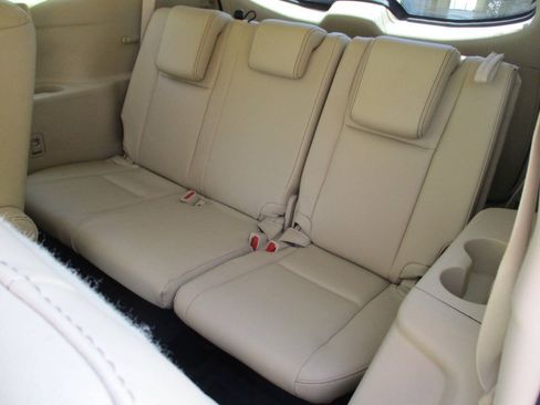 Used 2017 Toyota Highlander XLE FWD image 25