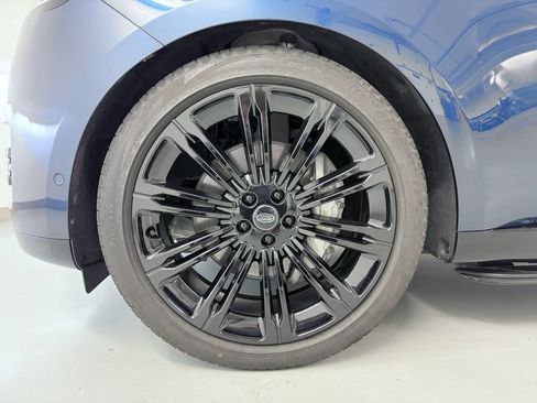 Used 2024 Land Rover Range Rover Long Wheelbase SE AWD/4WD image 10