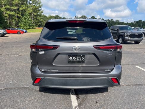 Used 2025 Toyota Highlander XLE AWD/4WD image 15