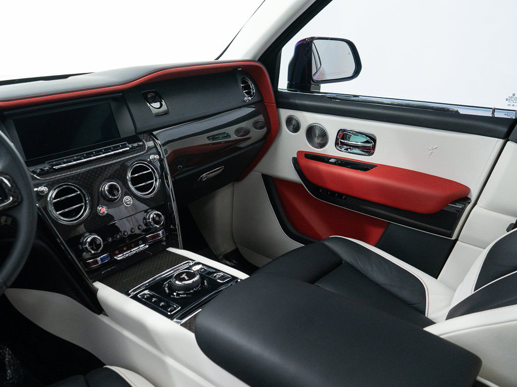 Certified 2023 Rolls-Royce Cullinan Black Badge w/ Driver's Package AWD/4WD image 36