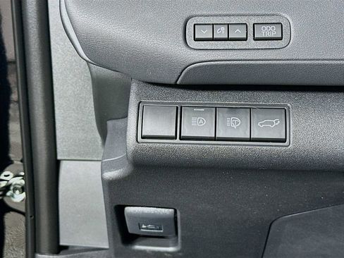 New 2026 Subaru Solterra Limited image 10