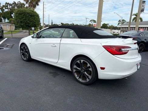 Used 2019 Buick Cascada Premium FWD image 4