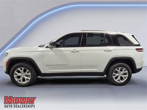 Used 2022 Jeep Grand Cherokee Limited image 2