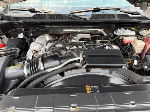 Used 2024 Chevrolet Silverado 2500 LT AWD/4WD image 25