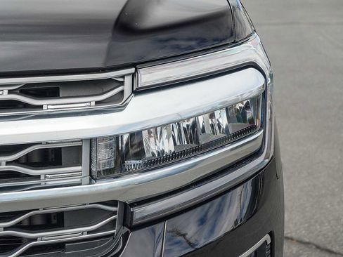 Certified 2023 Ford Expedition Max Platinum image 8