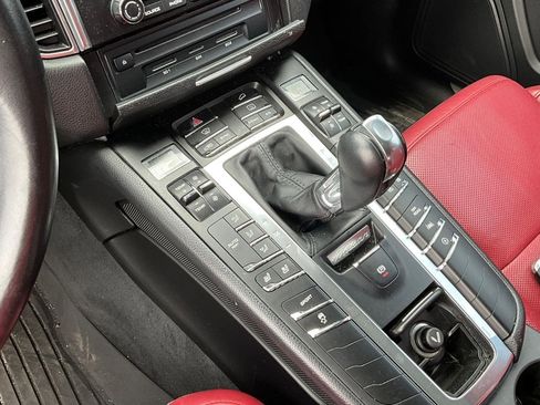 Used 2018 Porsche Macan S AWD/4WD image 15