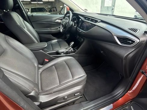 Used 2020 Buick Encore GX Essence w/ Experience Buick Package FWD image 24