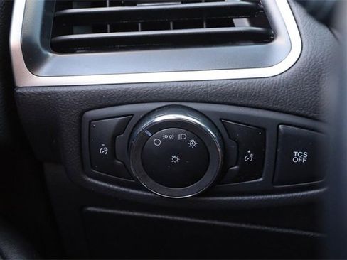 Certified 2024 Ford Edge SEL image 19