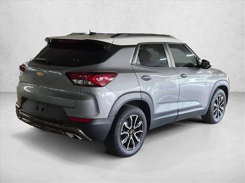 Used 2023 Chevrolet TrailBlazer ACTIV w/ Sun and Liftgate Package FWD image 5