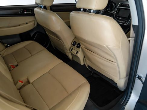 Used 2019 Subaru Outback 2.5i Limited w/ Popular Package #2 image 34