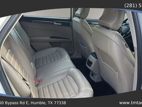 Used 2018 Ford Fusion SE w/ Fusion SE Technology Package FWD image 20