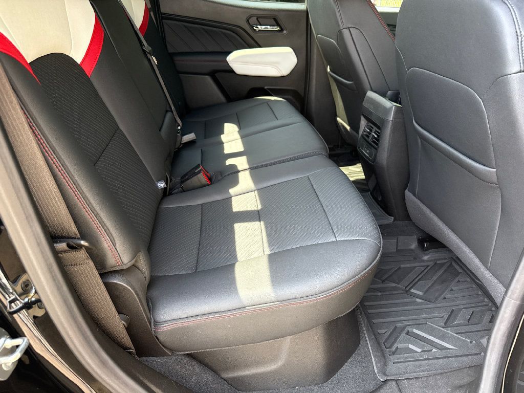 Used 2024 GMC Canyon AT4X AWD/4WD image 15