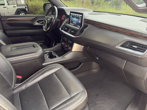 Used 2021 Chevrolet Tahoe Premier w/ Premium Package RWD image 12