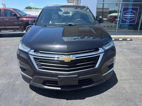 Used 2022 Chevrolet Traverse LS AWD/4WD image 2