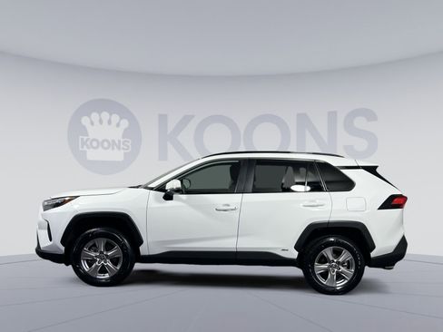 Used 2025 Toyota RAV4 XLE AWD/4WD image 7