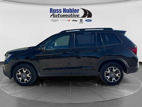 Used 2022 Honda Passport TrailSport image 2