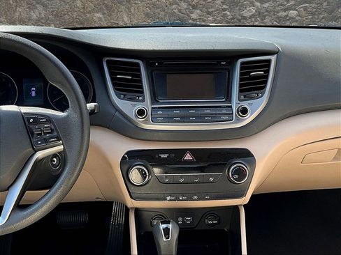 Used 2017 Hyundai Tucson SE image 6