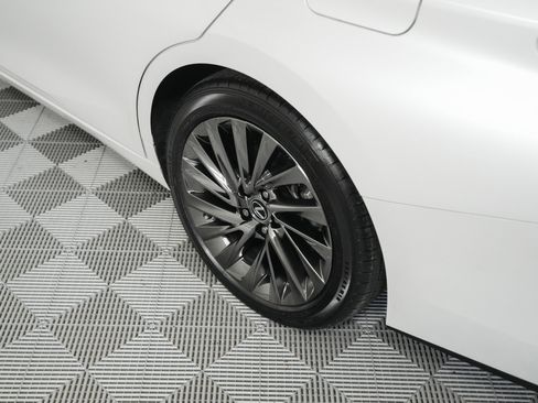 Certified 2025 Lexus ES 350 Ultra Luxury image 8
