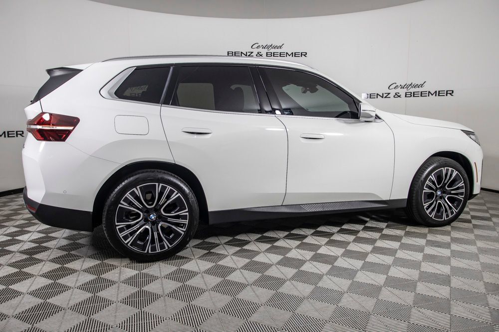 Used 2025 BMW X3 xDrive30i w/ Convenience Package AWD/4WD image 4