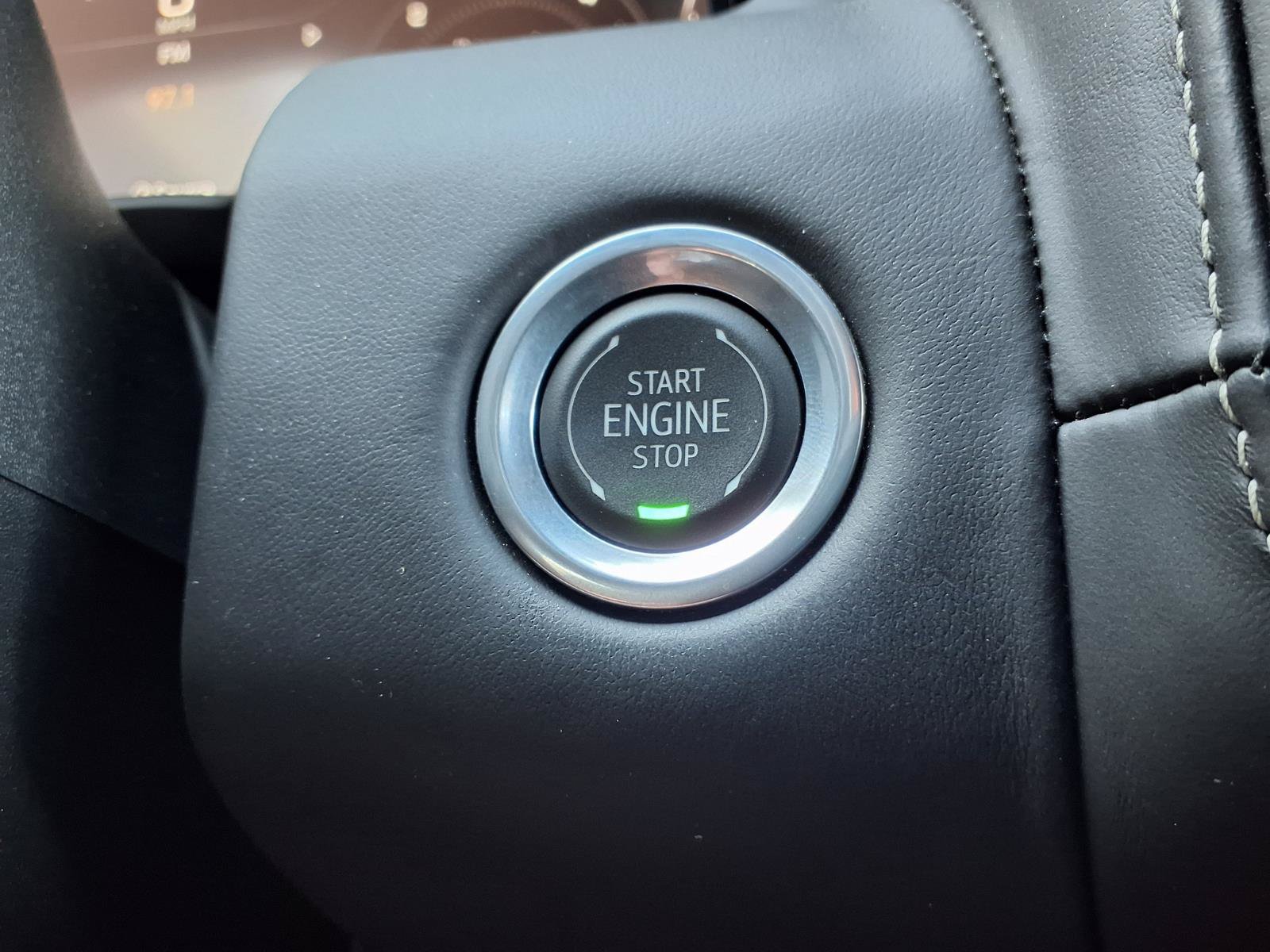 Used 2024 GMC Yukon Denali Ultimate AWD/4WD image 18
