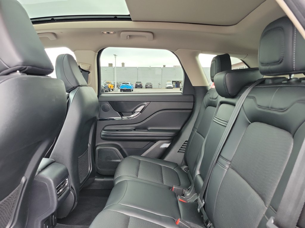 Certified 2023 Lincoln Corsair AWD w/ Equipment Group 101A image 14