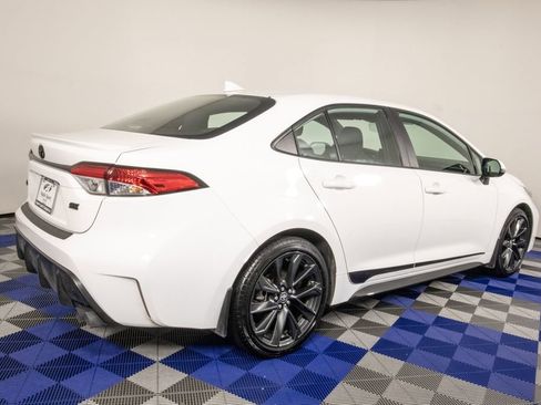 Used 2024 Toyota Corolla SE FWD image 5