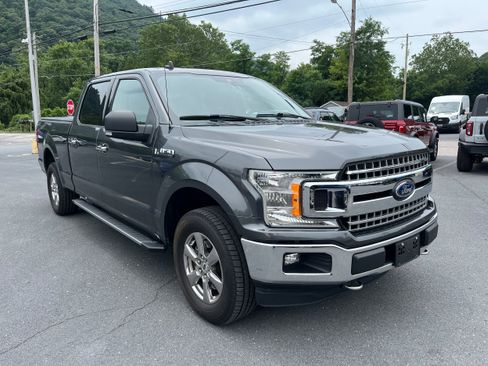 Used 2019 Ford F150 XLT w/ Equipment Group 302A Luxury AWD/4WD image 4