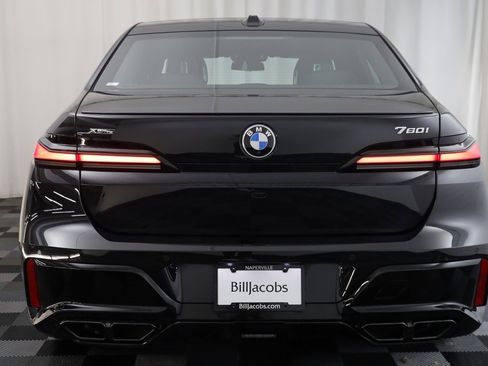 New 2026 BMW 760i xDrive w/ Executive Package image 18