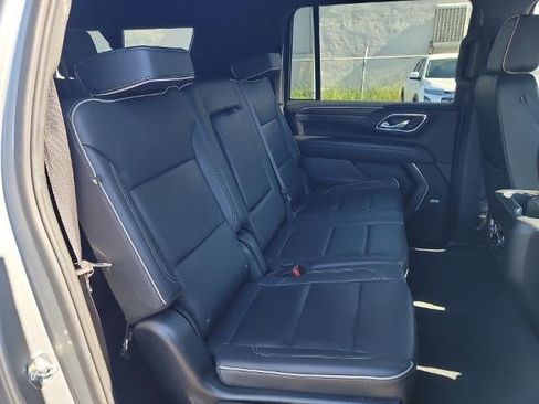 Used 2024 Chevrolet Suburban Premier RWD image 26