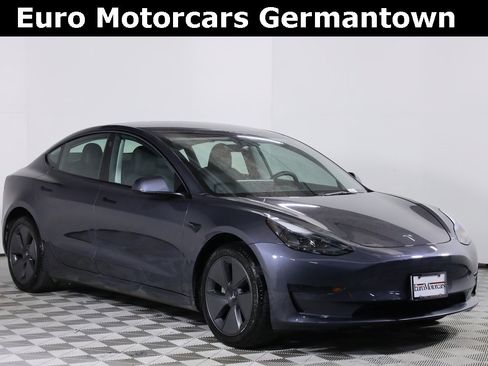 Used 2023 Tesla Model 3 Standard Range image 1