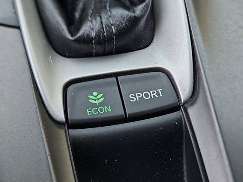 Used 2018 Honda Accord Touring image 25
