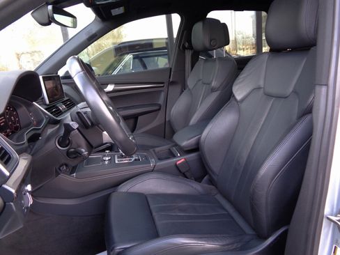 Used 2019 Audi SQ5 Prestige image 9