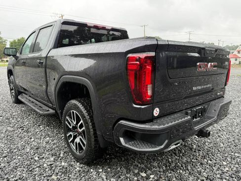 Used 2024 GMC Sierra 1500 AT4 w/ Technology Package AWD/4WD image 5