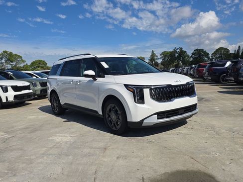 New 2026 Kia Carnival EX image 2