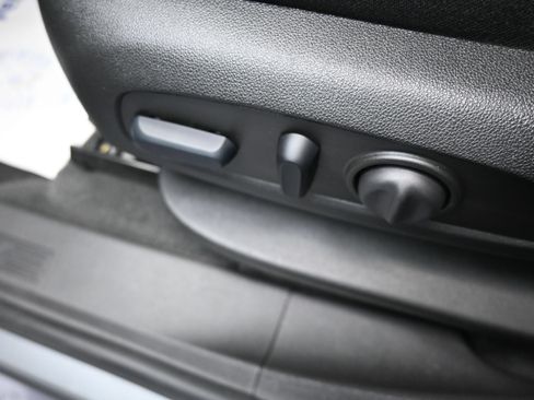 Used 2024 Chevrolet Equinox LT FWD image 10