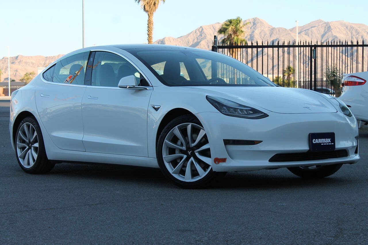 Used 2020 Tesla Model 3 Standard Range Plus RWD image 1